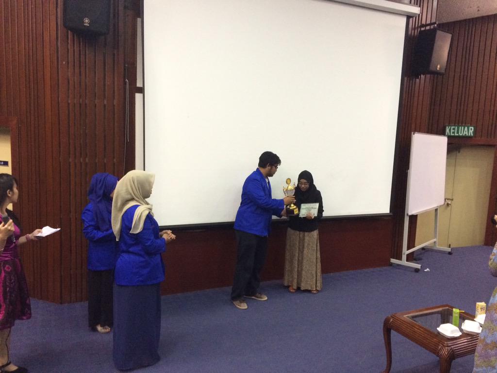 PPIIUKL's tweet photo. Selamat kepada Nisrin Awad Hamedan atas terpilihnya sebagai presiden Garuda IUKL 2015/2016 http://t.co/kQGA8HqkoT
