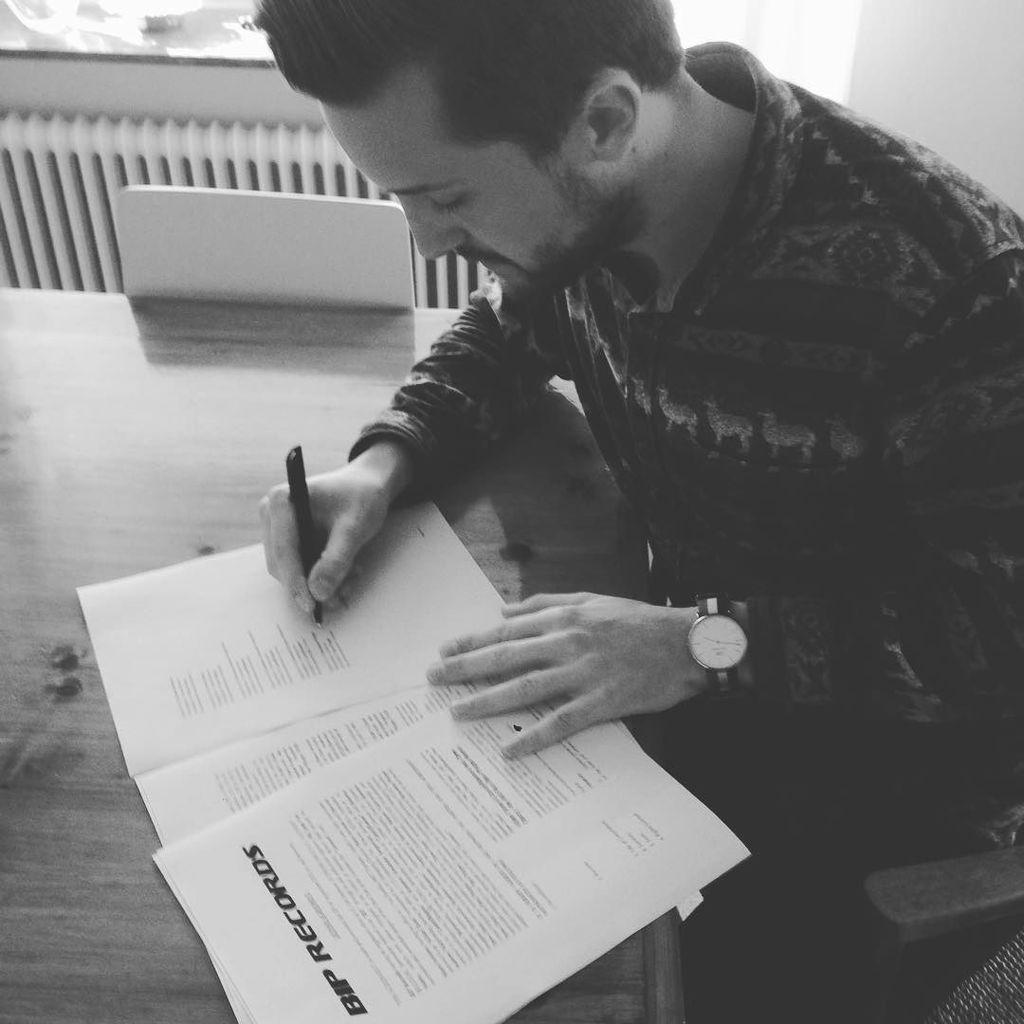 BenPhipps's tweet photo. Signed sealed and delivered my latest remix to #biprecords @candyblastersmusic #DrewDarcy … http://t.co/9yIUd4dbue http://t.co/7mB96zymg1