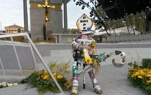 PrestonSteve933's tweet photo. Was #PopeBotPhilly's Papal Weekend a Success? (we'd say yes!) - http://t.co/mi9BsclTrP http://t.co/jpFRUUxNaq