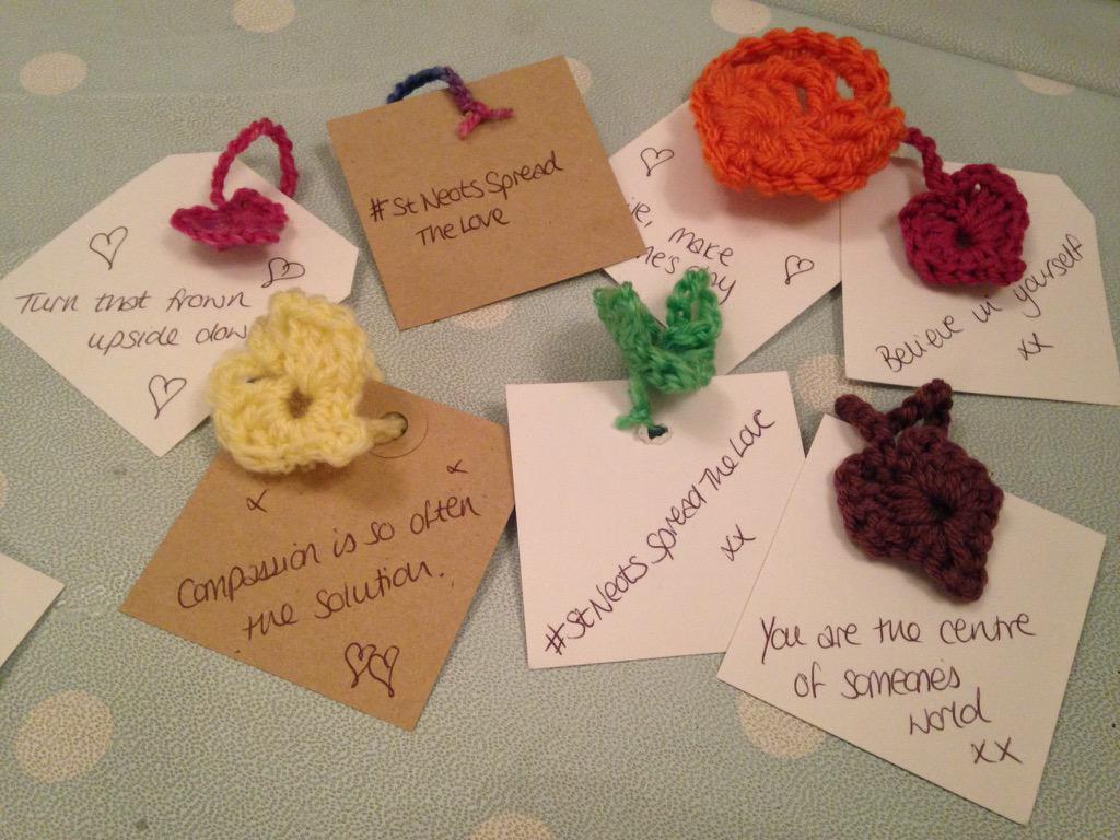 Spreading lots of #happy in #StNeots #StNeotsSpreadTheLove #Crochet #CraftingWithLove #Positivity #PayItForward
