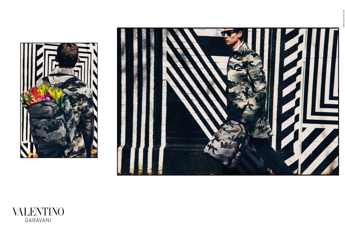 MaisonValentino's tweet image. David Bailey captures men's #Valentino #FallWinter1516 with an eclectic London background m.valentino.com/go/nbr55f
