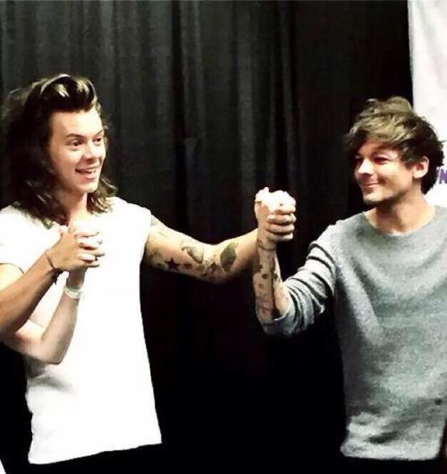 obviously_siuol's tweet photo. Even when the night changes, it will nevee change, me and you. #larry2015 #2YearsOfLarryMarried http://t.co/sg08SitfjC