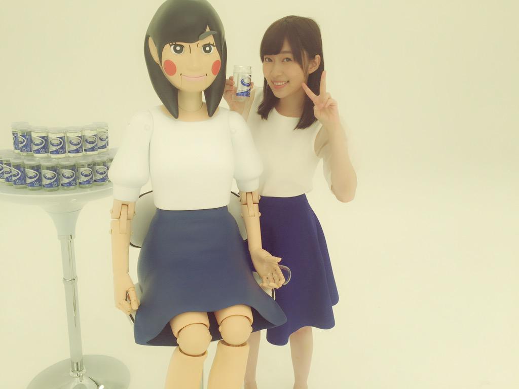 指原 莉乃 なんと また大関さんのcm にお邪魔してます なぜか降板した噂が流れててファンの人に残念だったねと言われるたびに第二弾撮影済みだったのでニヤニヤしてました 内緒にしててごめんなさい とても 面白いcmなので楽しみにしててください Http