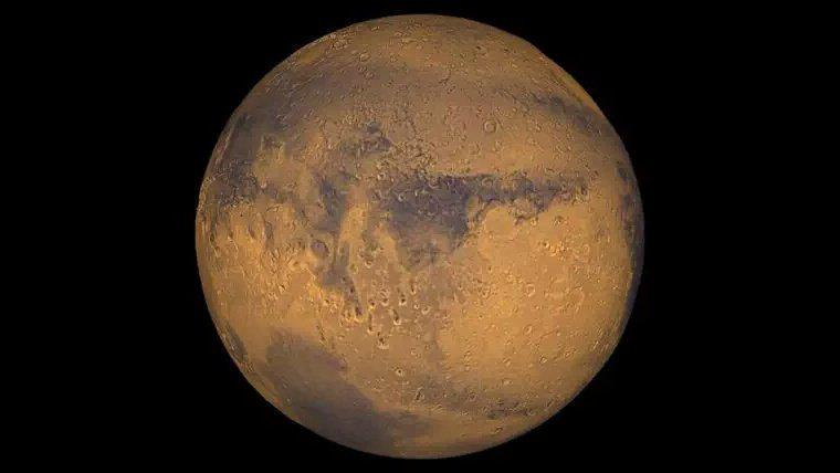 GMA's tweet photo. Is there water on Mars? NASA to announce "major" news about the planet this morning: http://t.co/GVatefH2m6 http://t.co/nnKHUbqZOQ