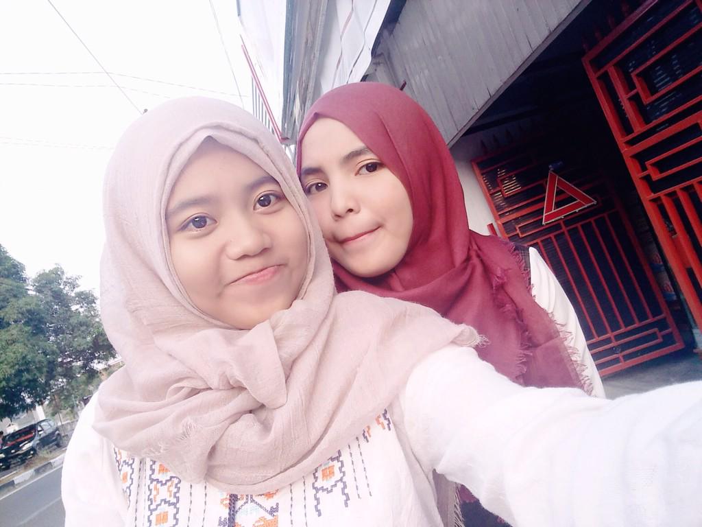 adeasmirati1's tweet photo. Sama ndeng😄 http://t.co/iUXzHcqsKk