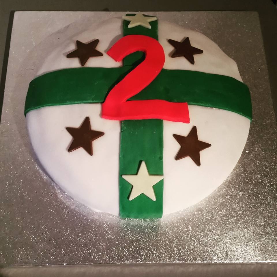 JemmaSedgmond's tweet photo. Cake no.3 for @BakeMeHappyUK Hope he enjoyed it! http://t.co/MtyjzAOIHH