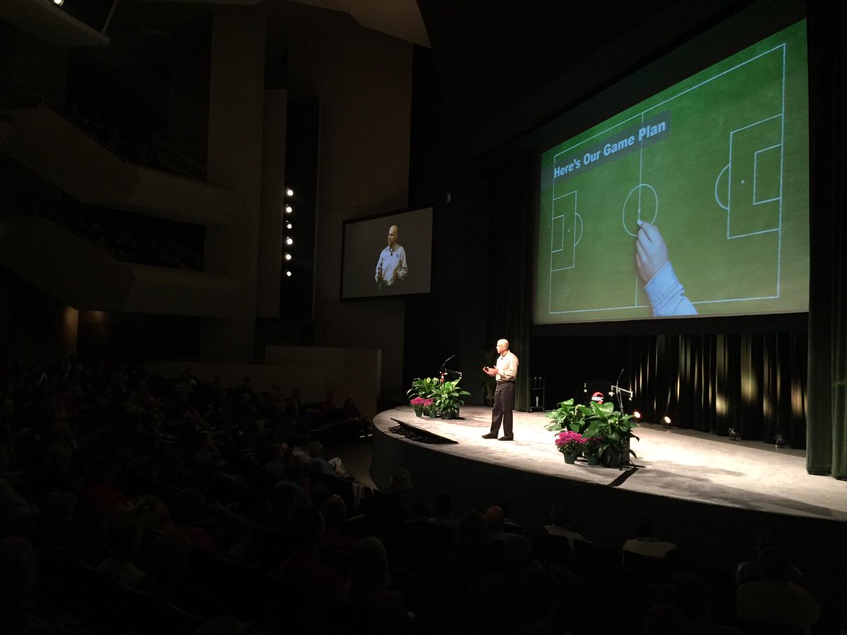 NISC_coop's tweet photo. Dan Wilbanks gives the Members some insight into where our future is heading with technology. #2015MIC http://t.co/D3ppClnilR