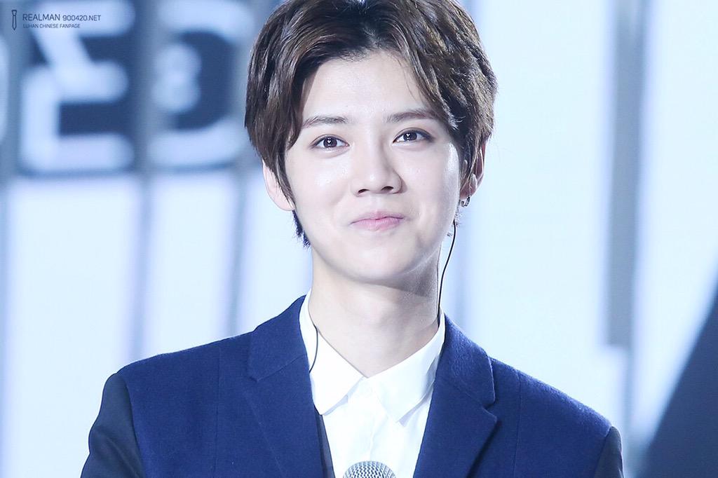 RealMan0420's tweet photo. 150925 #LuhanFirstMiniConcert always love u http://t.co/0IcuGWMyba