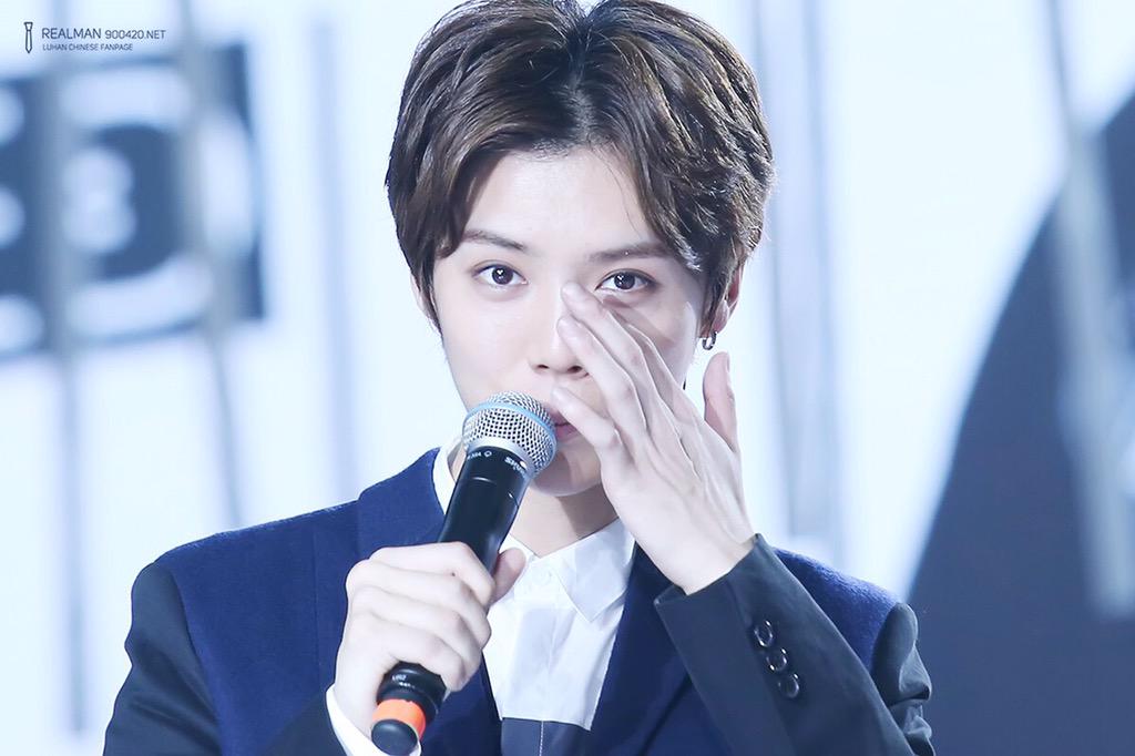 RealMan0420's tweet photo. 150925 #LuhanFirstMiniConcert cute babe http://t.co/fxnnFZX6Fc