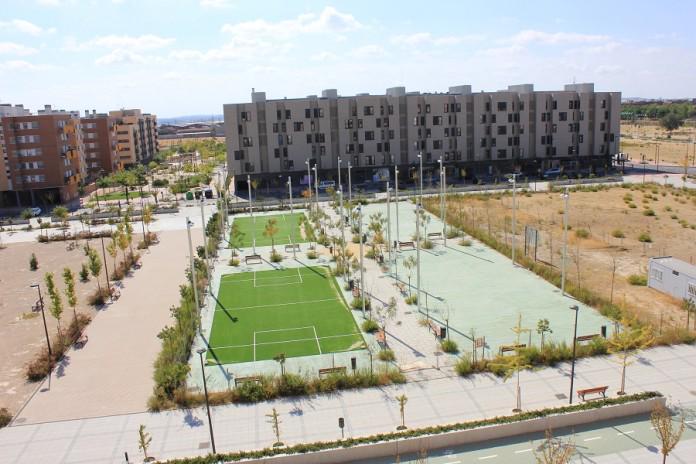 Noticias_para's tweet photo. #GETAFE/ Terminar las obras de las pistas multideportivas de Los Molinos costará 300.000 euros http://t.co/Oy6wYJ7lXy http://t.co/I7Dz9zy5U5