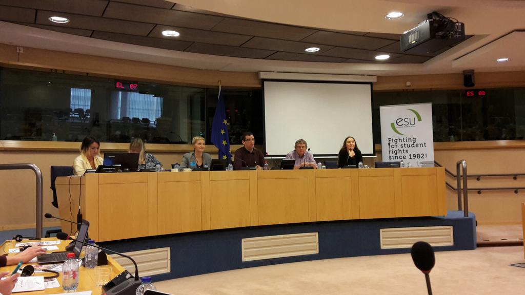 TueLerche's tweet photo. Discussing student-centered learning at the #esc30 #pascl. Quality interaction between students and teachers is key http://t.co/91SMnwpslx