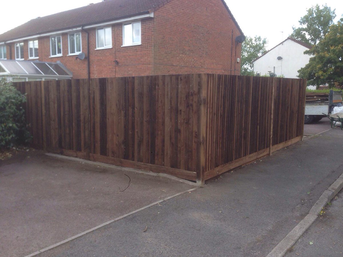 thisisNDFencing's tweet photo. Just a few before &amp; after photos of our latest completed job in Borehamwood...
http://t.co/BkfPNvDLx9 http://t.co/rbo1HAa3AD