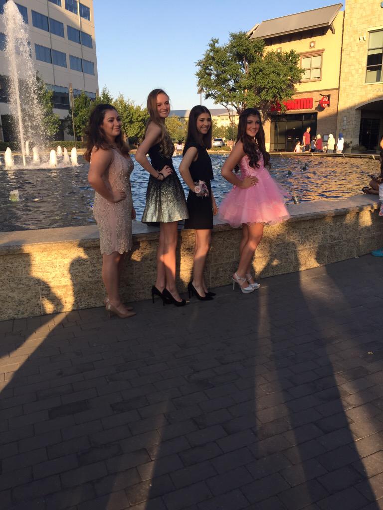 gmking29's tweet photo. Homecoming was fun! Great night to spend with great friends💖 #hoco2k15 http://t.co/D9sjTXPKeA