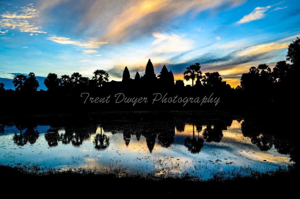 TDPhotography6's tweet photo. Sunrise at Angkor Wat #angkorwat #Cambodia @BBC_Travel @theage_photo @CITYPlCS @nytimestravel @TravelMagazine http://t.co/yLUzHhvDO4