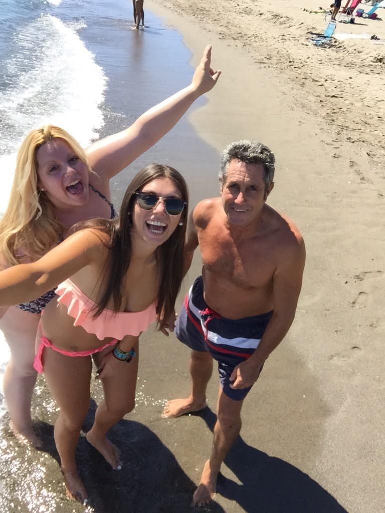 sumaguerina's tweet photo. Terminando el verano en familia😍 http://t.co/cHImwt1E85