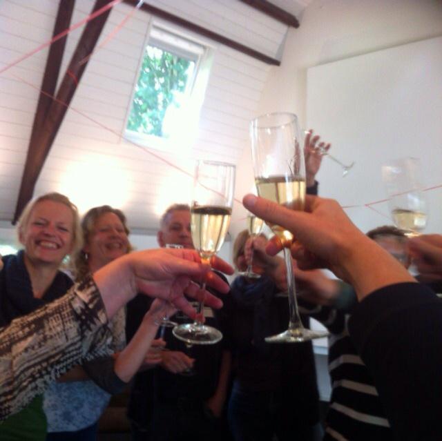BlueHillies's tweet photo. Nagenieten van afsluiting van een mooi onderwijsexperiment 'Leren innoveren door co-creatie &amp; design' @SkillsenCo http://t.co/5luj07rSBs