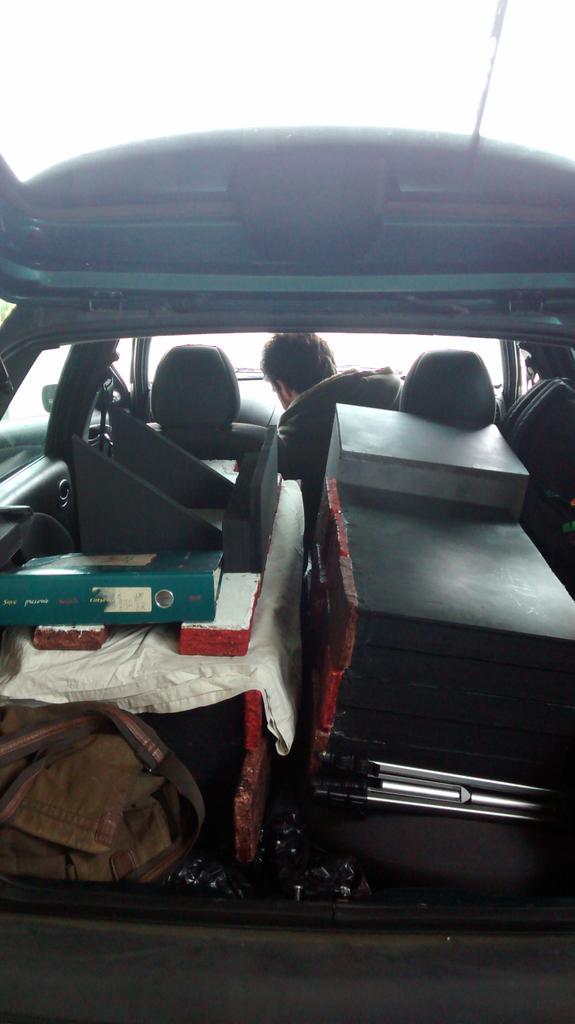 WrinkledTheatre's tweet photo. On our way to London for #YouCantFlyShow @EtceteraTheatre here we come! #CamdenTown #busyday #theatre #fullboot http://t.co/tHcbvWLJYo