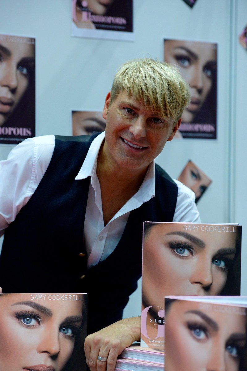 Great to see <a href="/GaryMakeUp/">MUI_GC</a> yesterday at #PBNorth #Probeauty there's still time to register: registration.n200.com/survey/0rhceev…