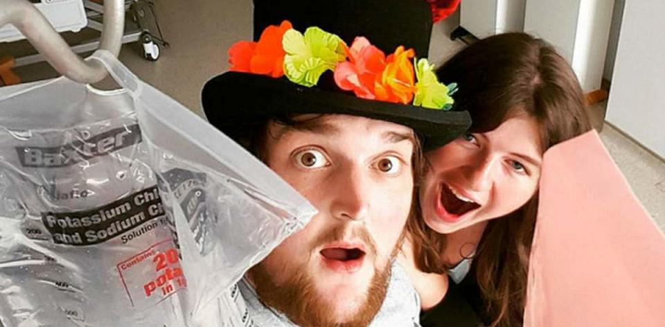 Newelly_Blog's tweet image. Ce jeune homme atteint de cancer a été stupéfait par la générosité des internautes buff.ly/1MkxTTy