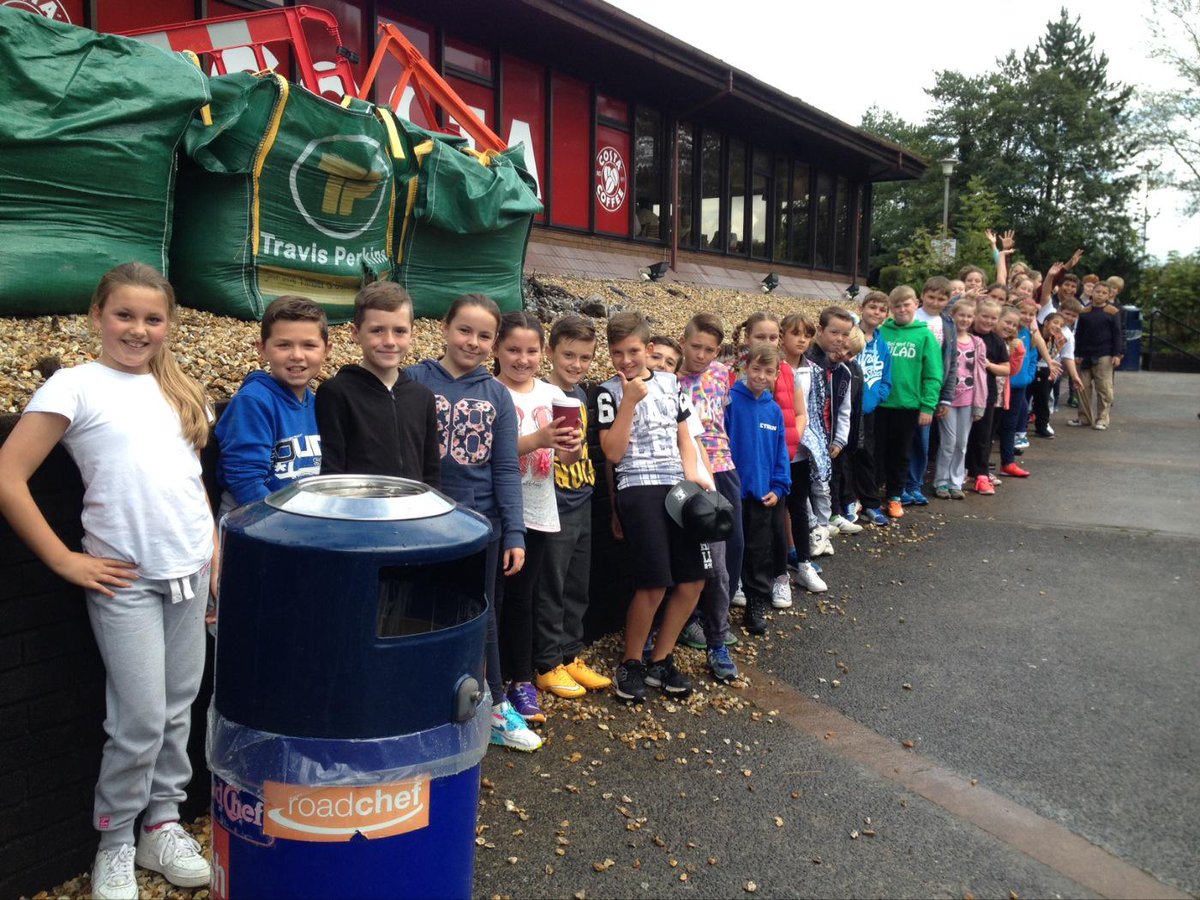 CoedYGof's tweet photo. Hanner ffordd/ Half way! @llangrannog1932 http://t.co/92sFp8PdXa