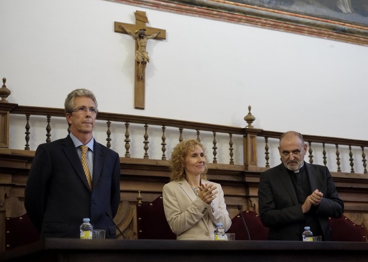 upsa's tweet image. Así fue la Toma de Posesión de los nuevos Vicerrectores: buff.ly/1LHA5lh