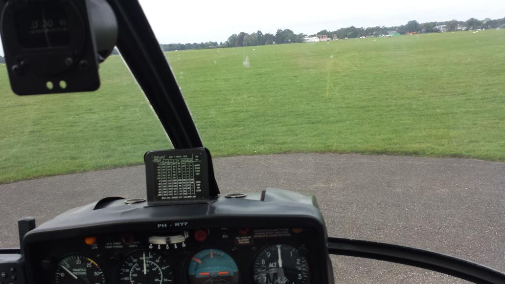 JaccoEltingh's tweet photo. Gisteren geweldige  clinic gehad bij @tvdehulk in Hoorn. @Paulhaarhuis en ik ingevlogen met een @ryfashelicopters http://t.co/i5uDS1s7V9