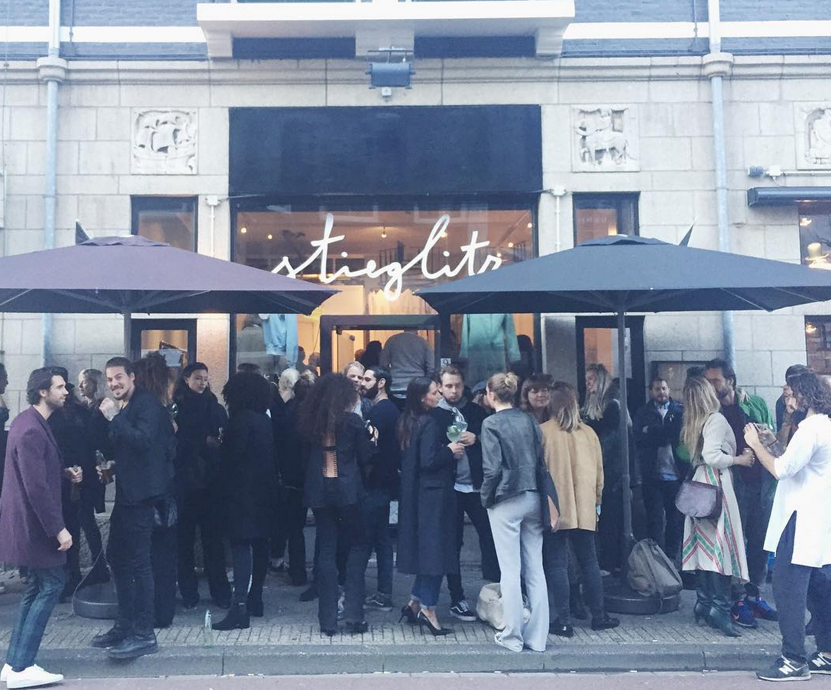 OURGROUND's tweet photo. @stieglitzlabel opent pop-up store Hobbemastraat, geïnspireerd op Eskimo's. Wij willen alles kopen! #stieglitzlabel http://t.co/MGuTpeG3fs