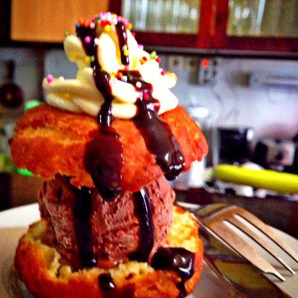 Morning.
Salam dari donat ice cream kita nih..
CC : <a href="/infoUB/">IG - LINE : infoub</a> @NongkrongMalang <a href="/infomalang/">Info Malang</a> <a href="/tuyul_UB/">tuyul UB</a> <a href="/malangkuliner/">Malang Kuliner</a>