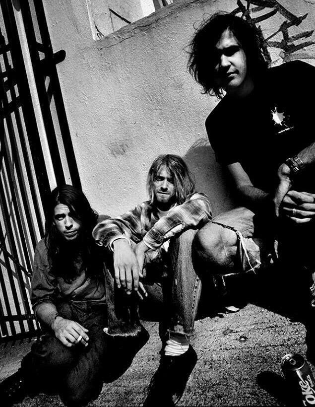 timelessbae's tweet photo. Nirvana 1991 http://t.co/JkZxgnQwbb