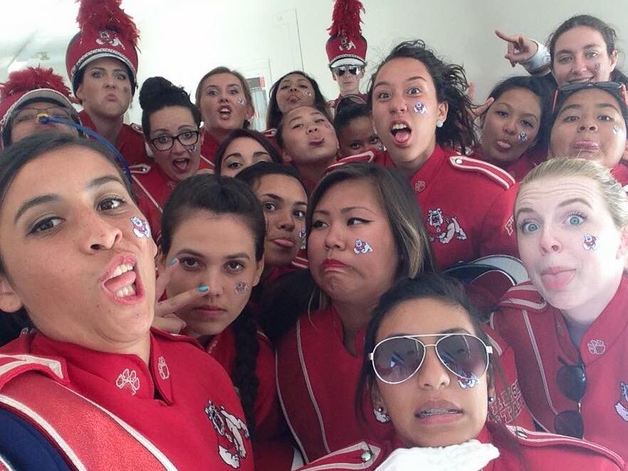 LaCiindyy's tweet photo. FresnoState Piccolo Players on Game Day❤️🐾🐶 🙌😎 #FresnoState #FSBMB #FSBandDay #collegelife http://t.co/6WLLnybqSg