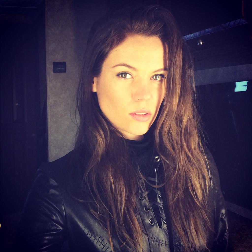 agnesbruckner1's tweet image. Love watchin re-runs of my @OnceABC episodes! Was so fun playing #Lily 🐉 #OnceUponATime #OperationMongoose #ABC #OUAT