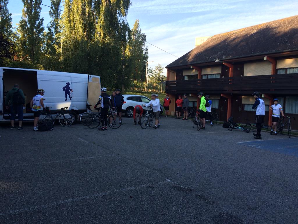 HydroWateraid's tweet photo. The final push to Paris. 75 miles to go.... GO HYDRO http://t.co/qT5LOfFVOa
