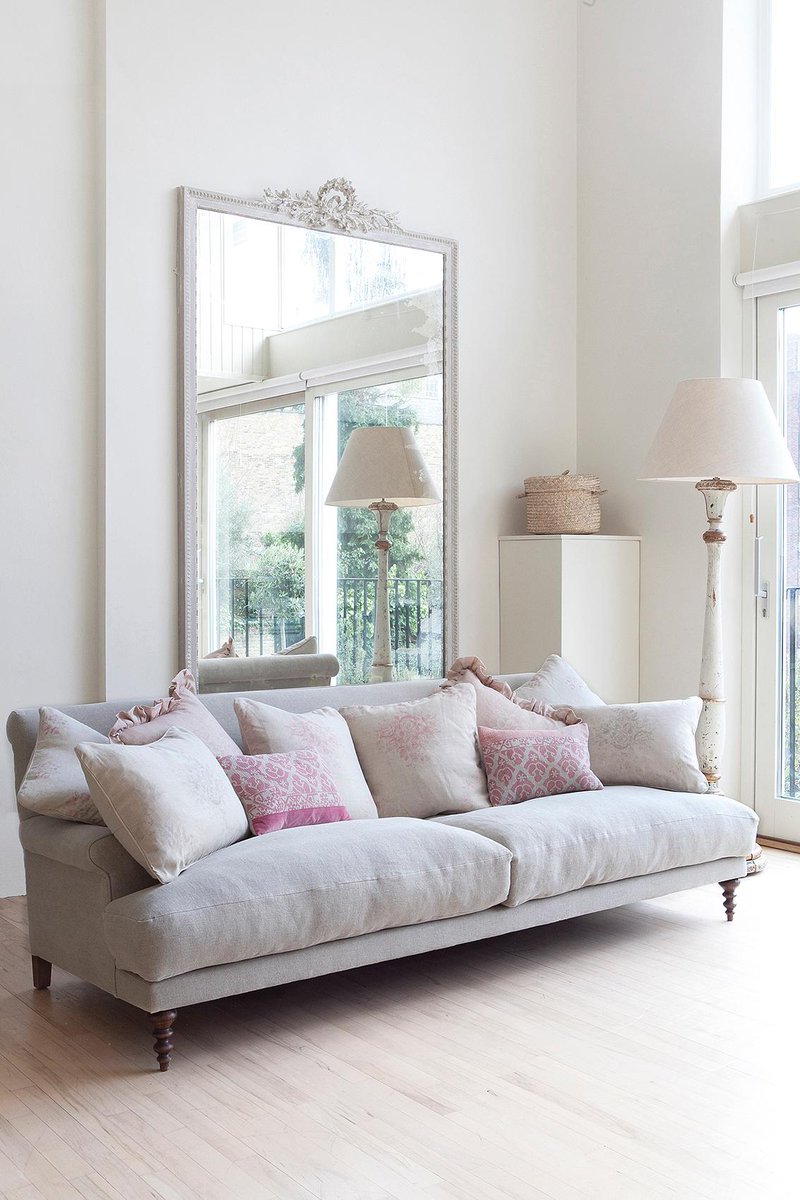 homearchdesign's tweet photo. #8paint colors that will make you reconsider the #classicwhiteroom
Shades of timeless #style
http://t.co/10g9iLFans http://t.co/k6nMhYxFrg