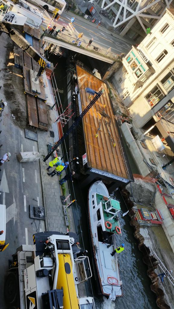 Plaatsing nieuwe brug #gent #dekrook