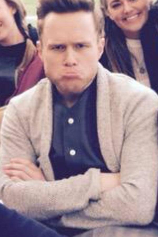 cr_olly's tweet photo. This still makes me laugh #resemblancemuch @ollyofficial @mrsfuzzymuzzy  @carolineflack1  lol http://t.co/5LMNgO8kX8