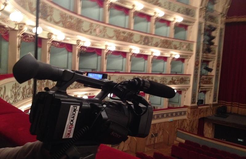 Teatro Ventidio Basso, ricca la stagione di prosa 2015/16 picenotime.it/articoli/9435.… <a href="/VentidioBasso/">TeatroVentidioBasso</a> <a href="/ManciaB/">barbara mancia</a> <a href="/comuneAp/">Comune di Ascoli P.</a>