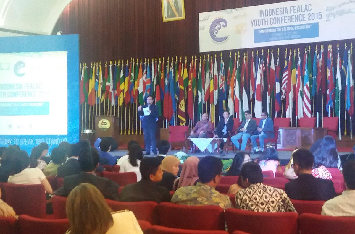 FEALACYouth's tweet photo. Talkshow with 4 amazing speakers: Mr. Pandit, Mr. Yuri, Mr. Hai Dai and Mr. Agus #IFYC2015 http://t.co/QBMdhWt7kk