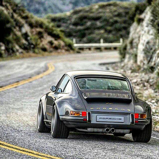 OnlyCarrera's tweet photo. Amazing as ever, the Singer 911 #Porsche #porscheturbo #porsche911 #911 #911turbo #911singer #porschesinger #car #c… http://t.co/AQxKHvz8xS