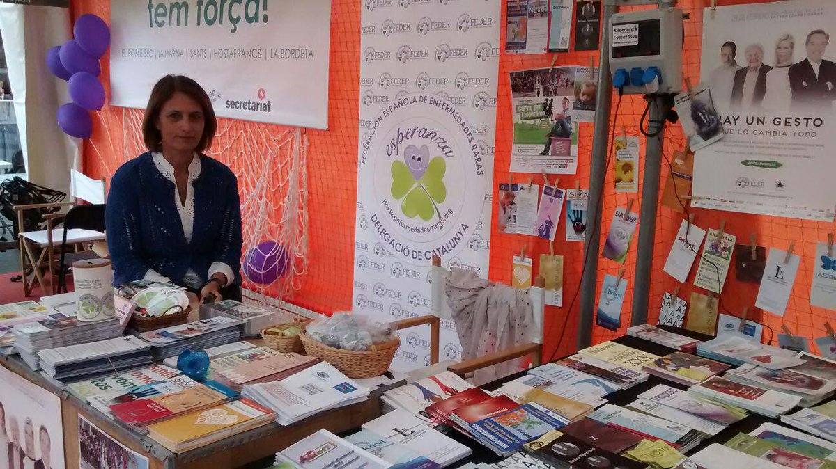 AsocWolfram's tweet photo. La @AsocWolfram está presente en la XX Muestra de Asociaciones celebrada en Barcelona. Gracias Carmen García!!! http://t.co/r6y8FYxxZQ