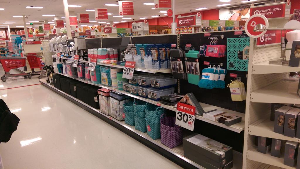 Brandon_T8's tweet photo. Early morning pog productivity!! #ptmwars @BMartin8224 @skaber15 http://t.co/UkNzQKZYGk