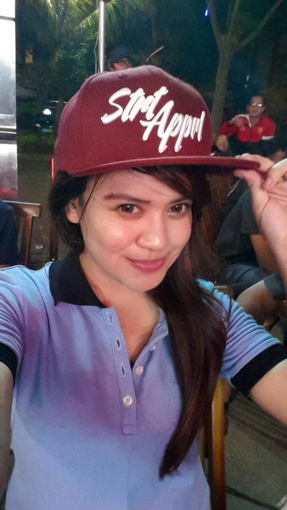VTRAND_BENEDICT's tweet photo. #Latepose #Goahead #Streetapparel #M2eradio88.2FM http://t.co/KbZIC5SN8m