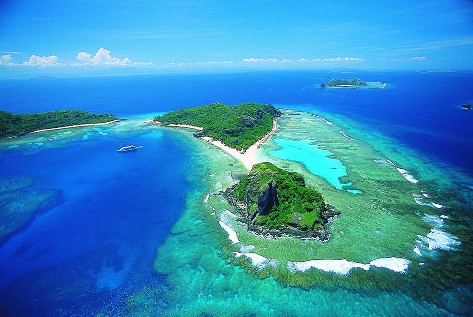 EndyelovesDo's tweet photo. IF I WOULD FLY!!!!!!!! #EXOonTheBeach #ToplessPlease? http://t.co/ZN6fTqVffw