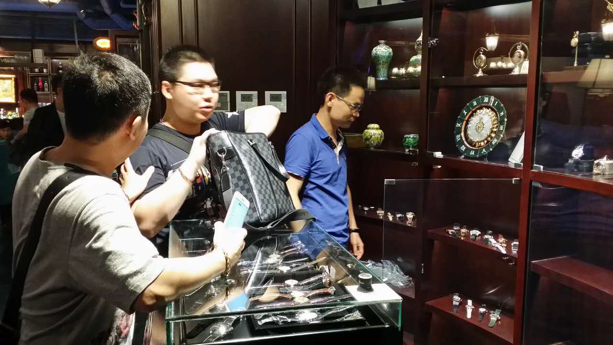 ePaiLive's tweet photo. What a great event! #EpaiLive hosted a luxury watch event in cooperation with 91Watch China! #knowledge #training http://t.co/cXoB6FFxly
