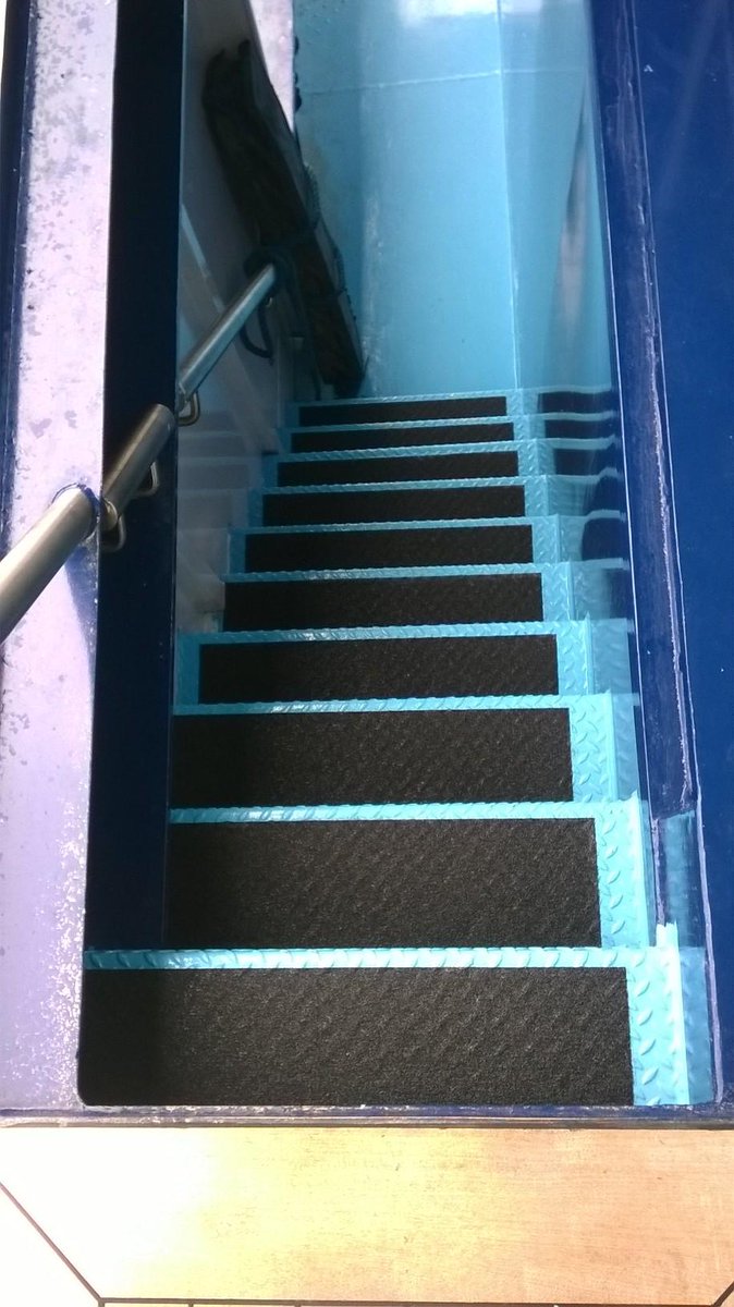 exit_signs's tweet photo. In opdracht van Rivertech bv, hebben wij de stalen trappen van een cruise schip, voorzien van anti-slip materiaal. http://t.co/ghUav7486t