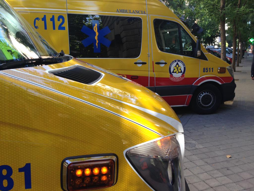 HogarSocial_'s tweet photo. Un anciano de 74 años hospitalizado y varios partes de lesiones debido a la brutalidad policial del desalojo. http://t.co/H9eSnq2HhS
