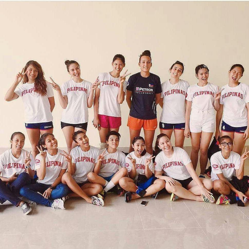 ShakeysLeague's tweet photo. via @aiadelmundo's IG:Pilipinas! We're going hooooome! 🎈 Gained so much wisdom from this trip! PSL naman! 💪 #AsianV… http://t.co/8QlTDdCUZX