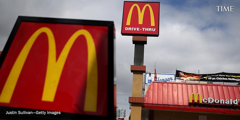 TIME's tweet photo. McDonald’s snubbed Burger King’s “peace burger” to support the U.N.’s refugee efforts
http://t.co/THJ8kHYcWD http://t.co/EKQpsFrOgy
