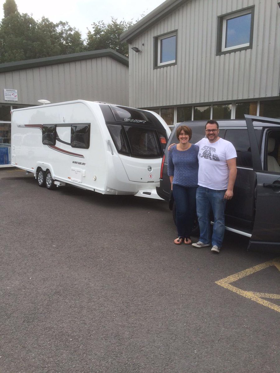 LeisureSales's tweet photo. Mr and Mrs Tkaczyk collecting their new 2016 Leisure Home 'Wrenbury'! May you have many happy holidays! @swiftgroup http://t.co/E998X2QwyQ