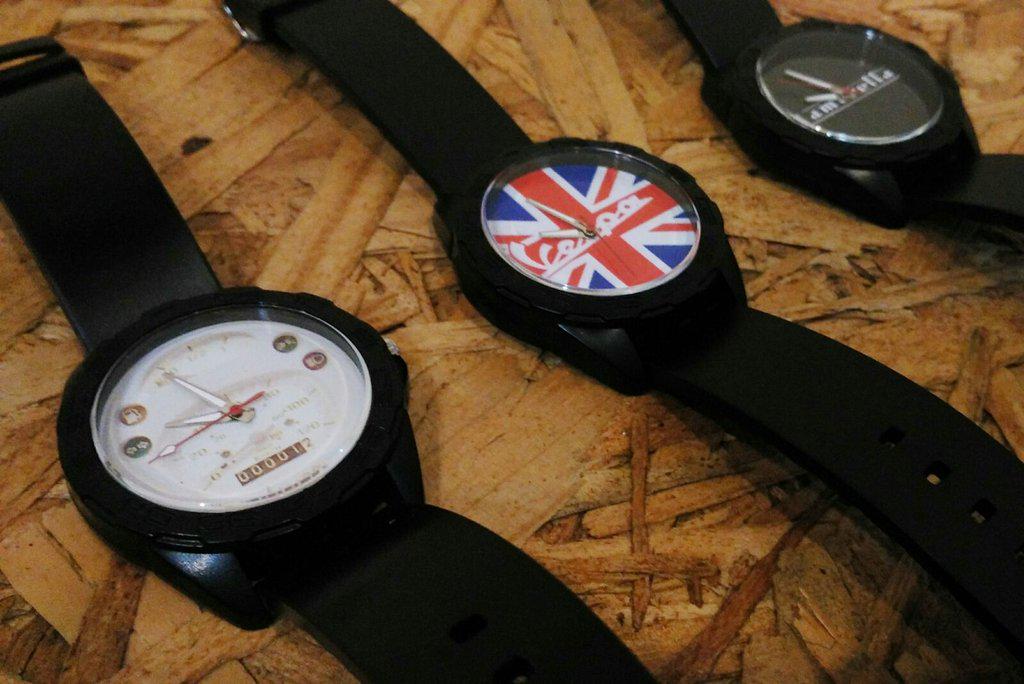 Only 130K you can get this watch , start from 21 Sept - 30 Sept 2015 .

IDR 130K Exclude Shipping for all area.