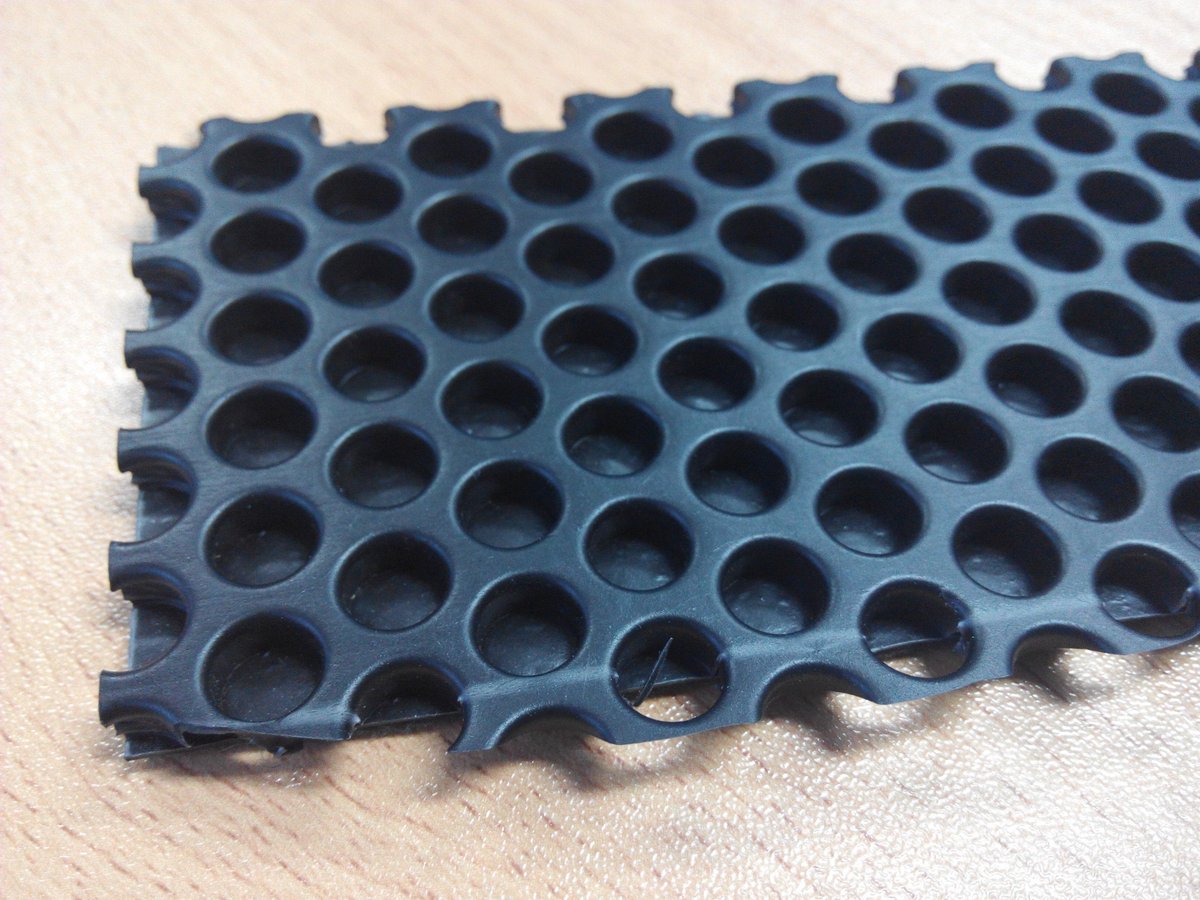 Lantansh's tweet photo. #Plastic #Honeycomb Panel Sheet. Sound Insulation #Shockproofing, Temperature Keeping. Ask for details. #retweet http://t.co/jEuctH7kC5